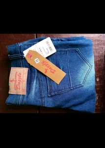 🔥Sale🔥 jeans 👖 only At 400