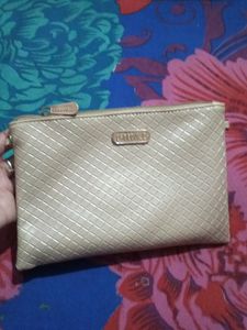 Single Zip Handbag