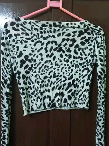 Stretchable Animal Print Cropped Cardigan