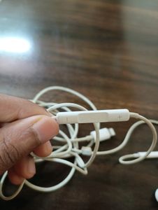 Apple Earpods with Lightning Connector
