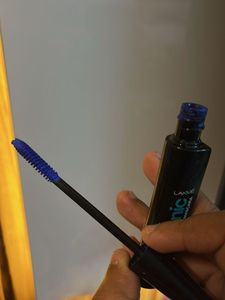 Lakme Eyeconic Curling Mascara Peacock blue