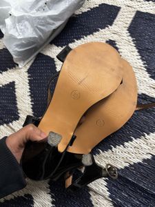 GNIst Black Patent Heels