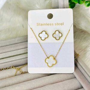 Elegant Clover Necklace &amp; Earrings Set