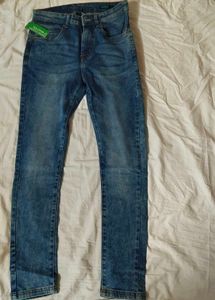 brand new benetton Jean&#39;s 28 size