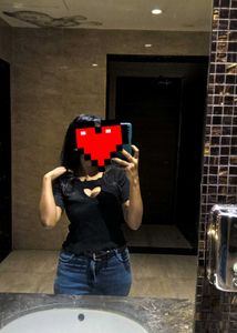 black heart cut out top 🖤