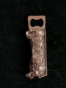 Singapore Brand Bottle Opener Wit Magnet