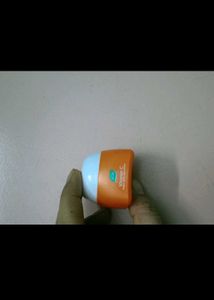 Mini Shampoo And Vitamin C Face Cream