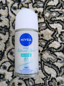 nivea natural glow sensitive