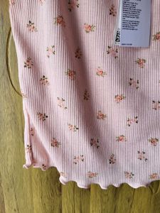H&amp;M Floral Lace Trimmed Crop Top/ SIZE-M