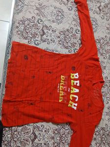 Red Beach T-Shirt size s
