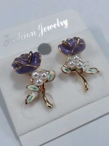 Floral Stud Earrings- BRAND NEW 🌟