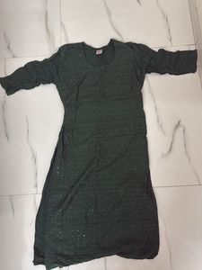 xs size Green Embroidered Kurta
