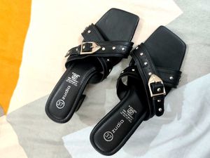 new  Black Heeled Sandals never worn stylish bucka