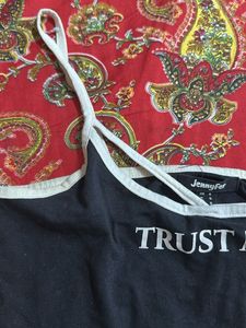 Black &#39;Trust Me&#39; Tank Top