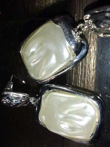 Chandler Pearl Earings