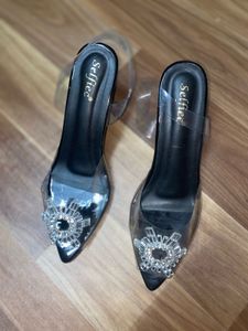 NEW Trendy Heels Unused