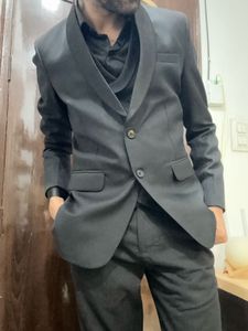 Stylish Black 2-Piece Suit