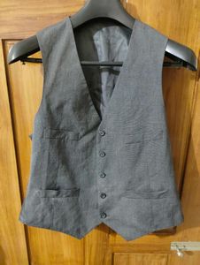 Kenneth Cole Reaction- Grey Vest M