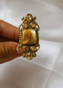 Mother Of Pearl And Yellow Citrine Gemsyone Ring