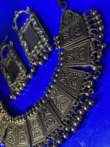 Necklace &amp; Earring Set