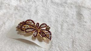 Party wear Hair Clip Totally New