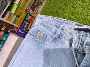 American Eagle Light Wash Denim Jeans