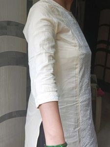Elegant White Embroidered Kurta