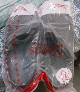 Vertis Crocs