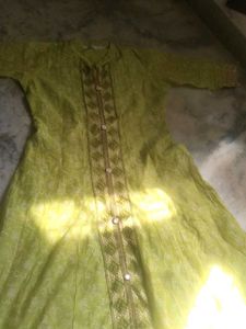 Green Embroidered Kurta
