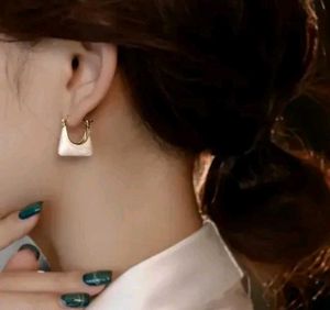 Chic White &amp; Gold Earrings