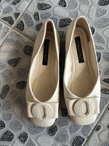 Cute Cream Ballerinas