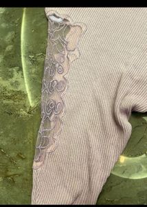 levender Knit Top with lovely slivs