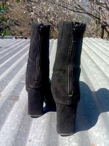 Ankle Boots 🥾(5.5-6)