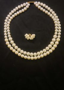 Vintage Pearl Necklace &amp; Earrings Set