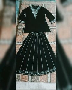 It's Very Beautiful Kurti And Gaun