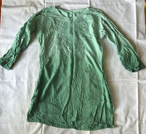 OMBRE GREEN EMBROIDERED KURTI🪷