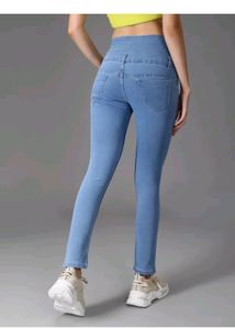 Slim Fit Ankle Length Denim Jeans For Women