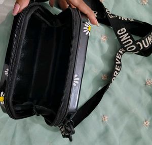 Daisy Crossbody Bag And Kurtha