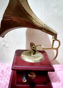 Gramophone Showpiece