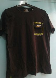 Qubic Jeans Black Graphic Tee