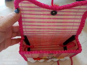 Shell Sling Bag