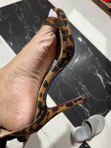 Kins Heels Very Classy It’s New