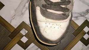 Used Sneakers condition is to good