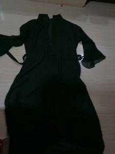 Beautiful Classic Dark Green  Net Sleeves Gown