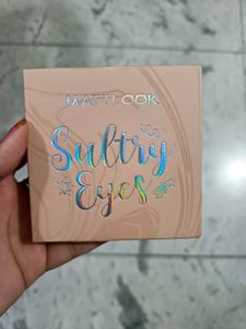 MattLook Sultry Holiday Vine Eyeshadow palette