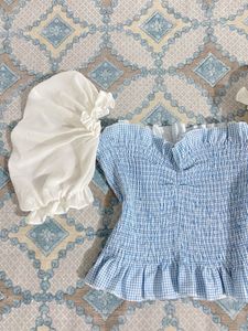 korean gingham puff-sleeves top 🌷