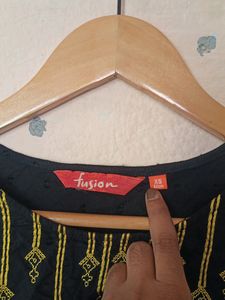 🖤 Fusion Womens Fancy Top Size Of Xs🖤