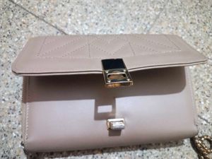 Chain Strap Crossbody Wallet