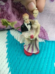 Gift Show Piece Couple Statue