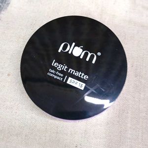 Plum Matte Compact Powder With 15 Pf